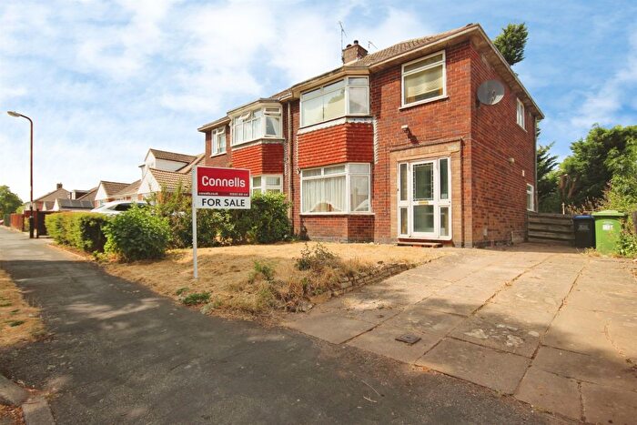 3 Bedroom Semi-Detached House For Sale In Kingsley Road, Bishops Tachbrook, Leamington Spa, CV33