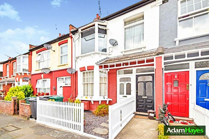 2 Bedroom Maisonette To Rent In Grange Avenue, North Finchley, N12