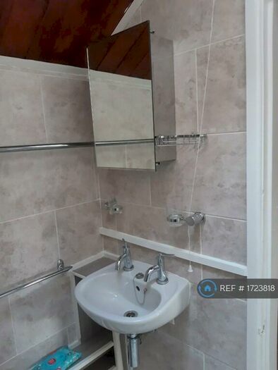 1 Bedroom Bungalow To Rent In Salisbury Street, Hadfield, Glossop, SK13