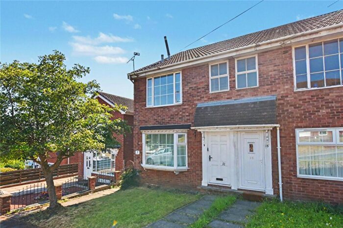 2 Bedroom Apartment For Sale In Abbeydale Mount, Kirkstall, Leeds, LS5