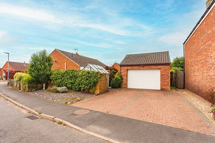2 Bedroom Semi-detached Bungalow For Sale In Chapel Close, Reepham, NR10