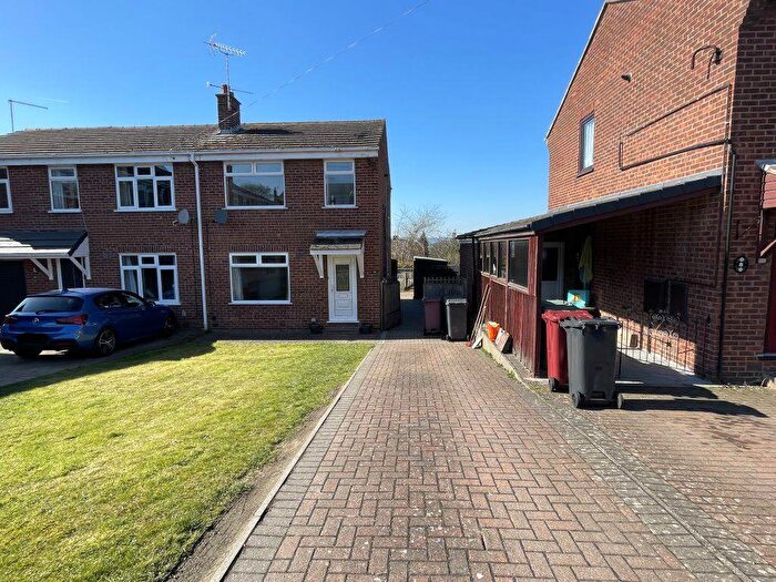 3 Bedroom Semi Detached House To Rent In Pennine Close, Tibshelf, DE55