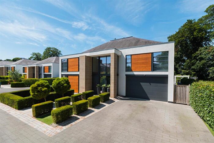 6 Bedroom Detached House For Sale In An Immaculately Presented And Contemporary Detached Family Home In Hartford, CW8