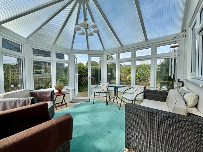 5 Bedroom Detached House For Sale In The Cobbins, Burnham-On-Crouch, CM0