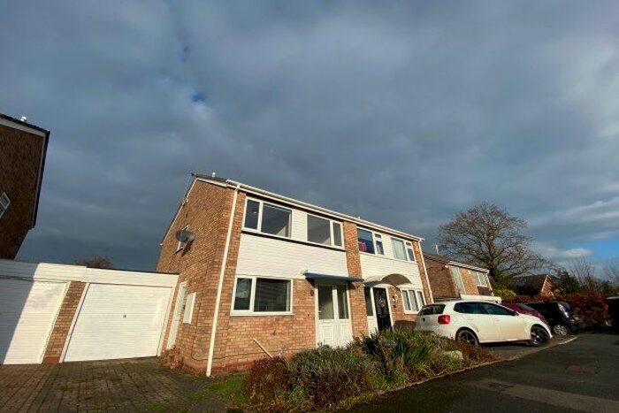 3 Bedroom Property To Rent In Badger Close, Redditch, B98