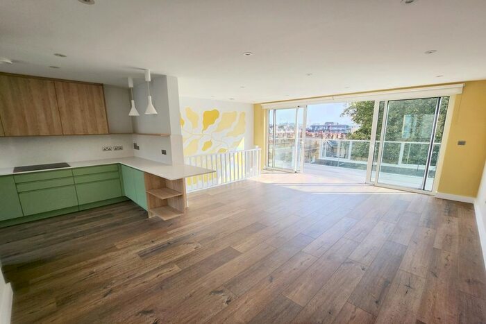 2 Bedroom Flat To Rent In Paddington Street, Marylebone, London, W1U