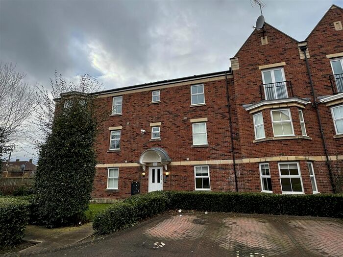 2 Bedroom Flat To Rent In Herons Court, Durham, DH1