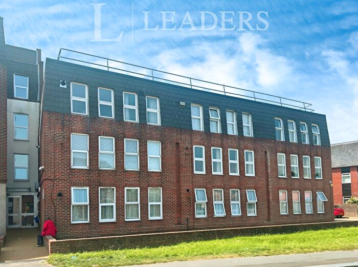 1 Bedroom Apartment To Rent In Harfield Court, PO21