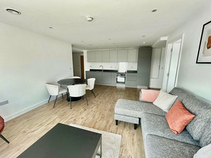 2 Bedroom Apartment To Rent In Phoenix, Saxton Lane, Leeds, LS9