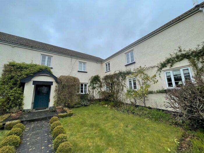 2 Bedroom House To Rent In East Holcombe, EX16