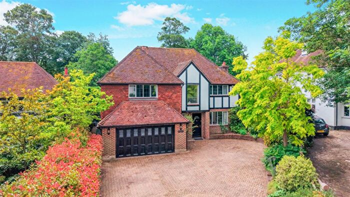 5 Bedroom Detached House For Sale In The Wood End, Wallington, SM6