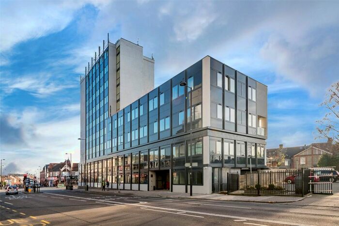 Studio To Rent In Finchley High Road, North Finchley, London, N12