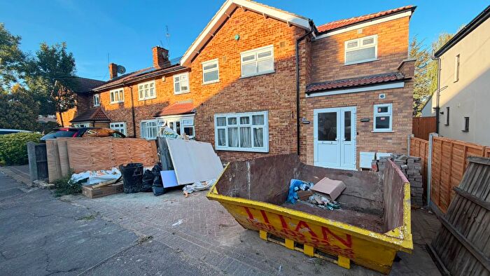 6 Bedroom Terraced House To Rent In Cardinal Drive, Ilford, IG6