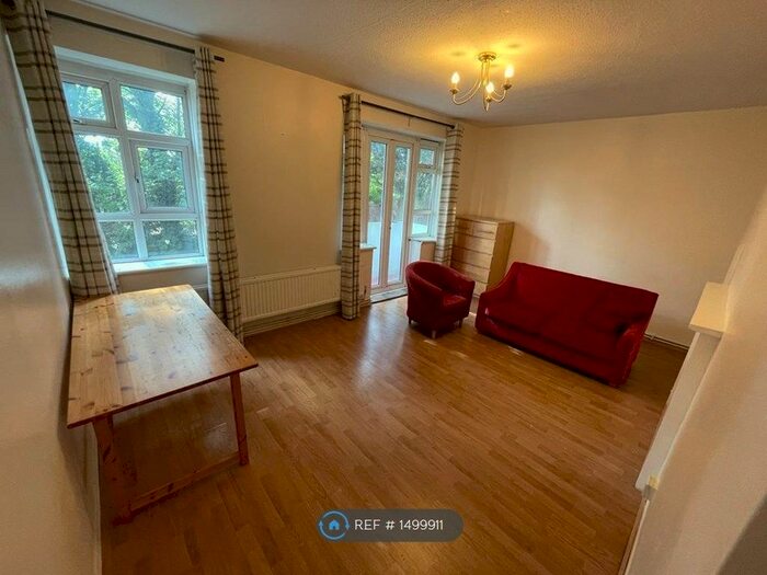 4 Bedroom Flat To Rent In Macklin House, London, SE23