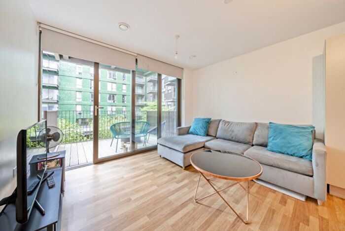1 Bedroom Flat To Rent In Ace Way, London, SW11