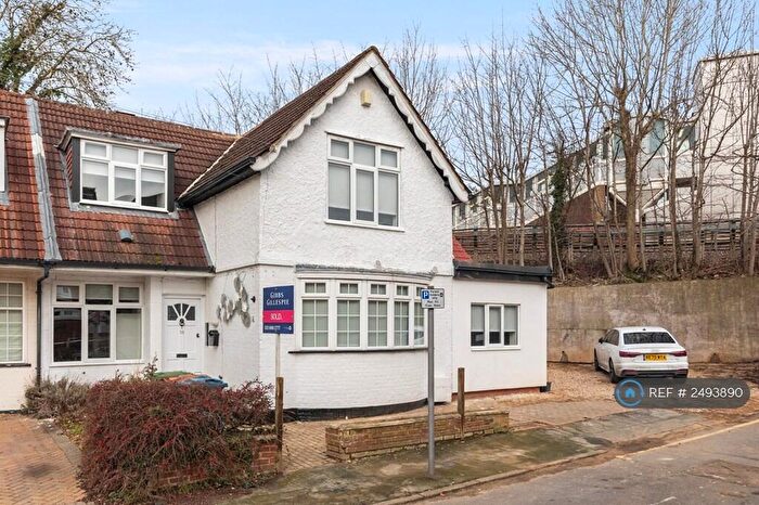 Studio To Rent In Pinner, Pinner, HA5