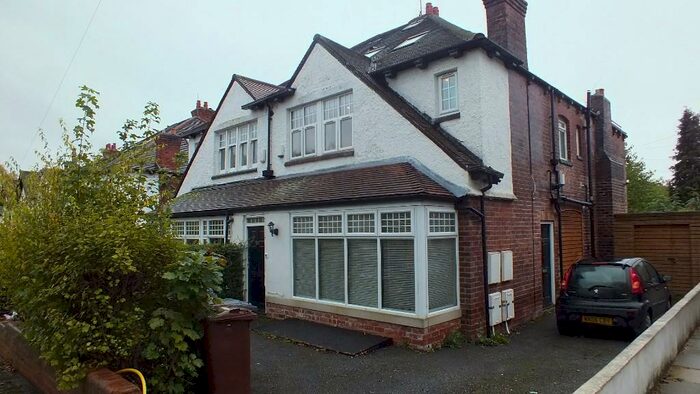 4 Bedroom Detached House To Rent In Church Wood Avenue, Leeds, West Yorkshire, LS16