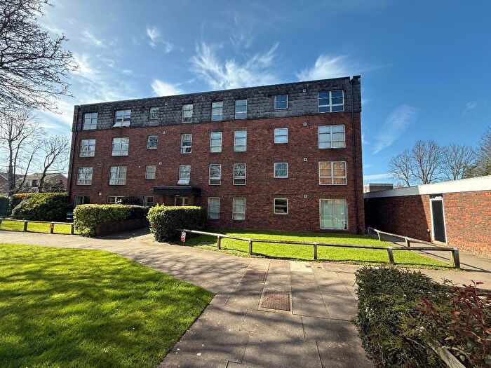 2 Bedroom Flat For Sale In Marlowe Gardens, Eltham, London, SE9