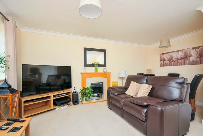 3 Bedroom End Of Terrace House To Rent In Sparkes Close, Bromley, BR2