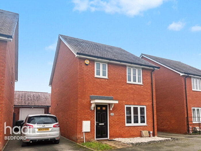 3 Bedroom Detached House For Sale In Meadow Road, Bedford, MK45
