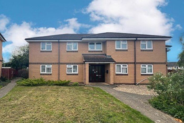 2 Bedroom Flat To Rent In Birch Road, Bristol, BS37