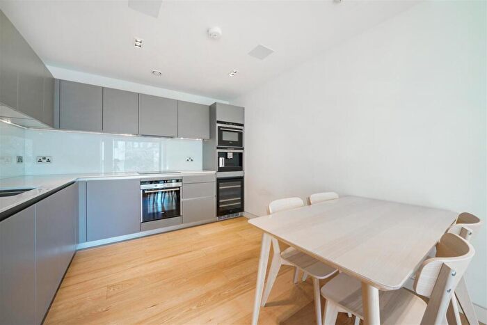 2 Bedroom Apartment To Rent In Roman House, Barbican, EC2Y