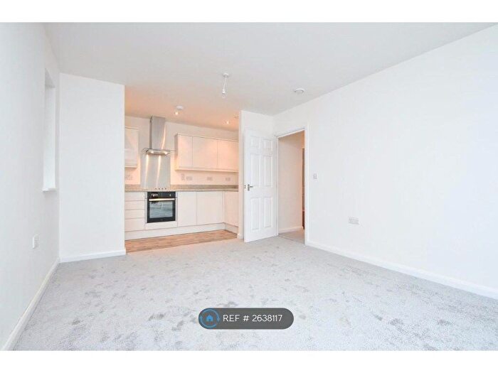 1 Bedroom Flat To Rent In The Elms, Luton, LU1