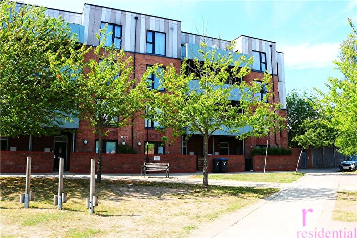 1 Bedroom Flat For Sale In Melling Drive, Enfield, Middlesex, EN1