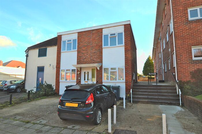 1 Bedroom Flat To Rent In South Street, Havant PO9