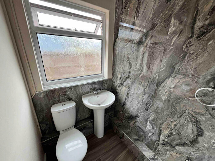 Studio To Rent In , GL15 - Photo 3