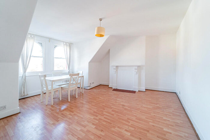 1 Bedroom Apartment For Sale In Weston Park, Crouch End, N8