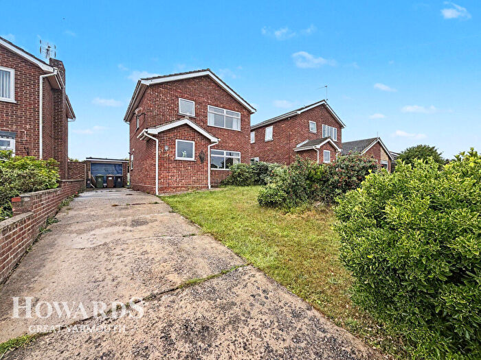 3 Bedroom Detached House For Sale In Gaywood Close, Caister-on-Sea, NR30