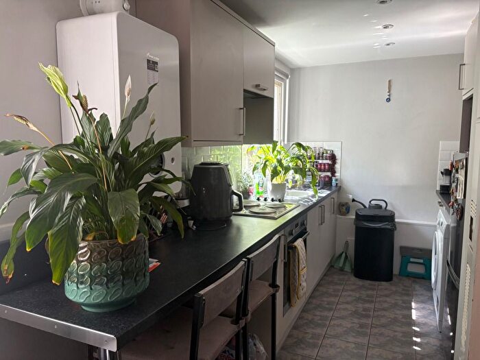 1 Bedroom Studio To Rent In Braemar Avenue, South Croydon, CR2