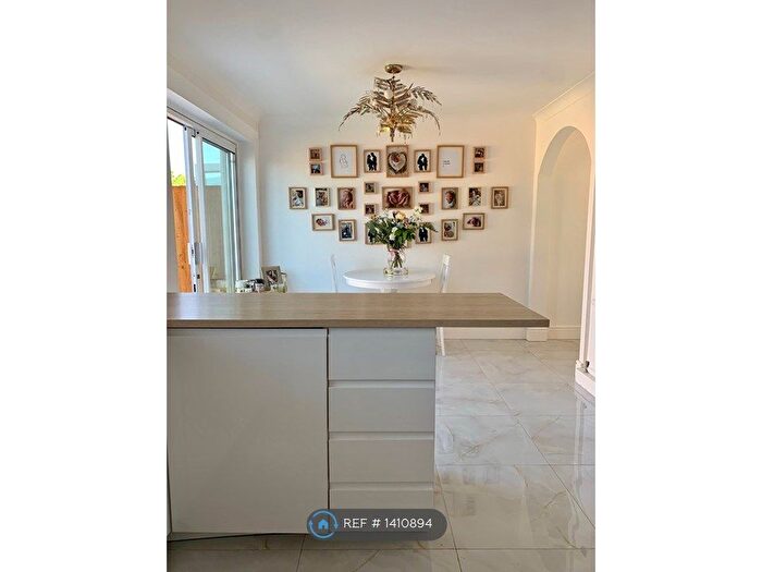 3 Bedroom Terraced House To Rent In Gladwyns, Basildon, SS15