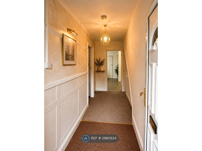 1 Bedroom Flat To Rent In Porthill, Wolstanton, Newcastle-Under-Lyme, ST5
