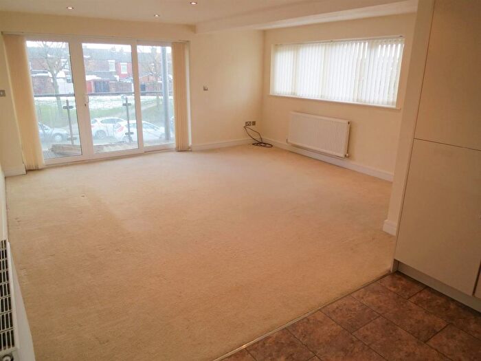 2 Bedroom Flat To Rent In Sutton Road, St Helens, WA9
