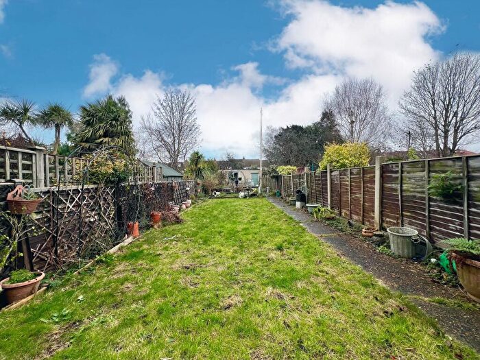 3 Bedroom Terraced House For Sale In Grafton Avenue, Rochester, ME1