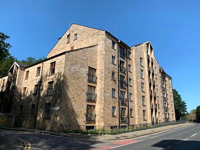 2 Bedroom Flat For Sale In Damside Street, Lancaster, Lancashire, LA1
