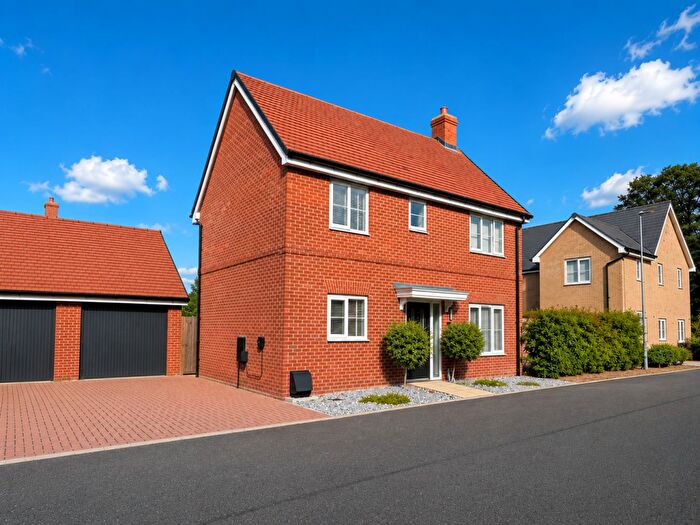 3 Bedroom Detached House For Sale In Widgery Way, Colchester, CO4