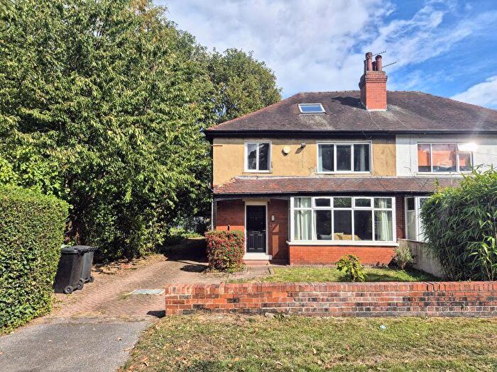 6 Bedroom Semi Detached House For Sale In St. Anns Lane, Leeds, LS4