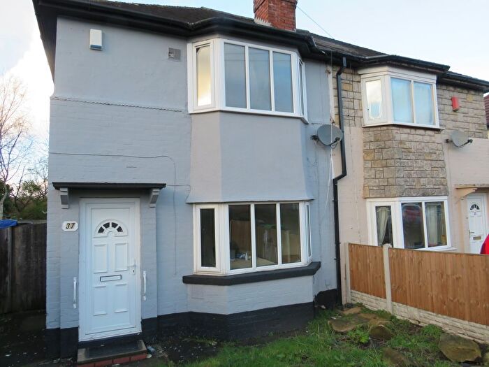 3 Bedroom Semi Detached House To Rent In Causeway Green Road, Oldbury, B68