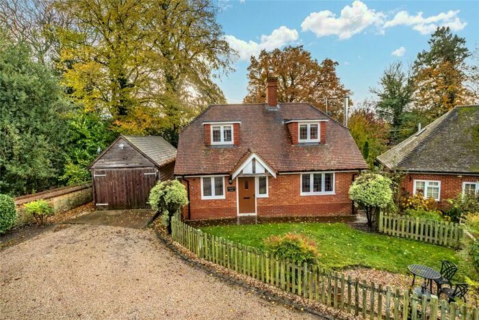3 Bedroom Detached House For Sale In Church Lane, East Worldham, Alton, Hampshire, GU34