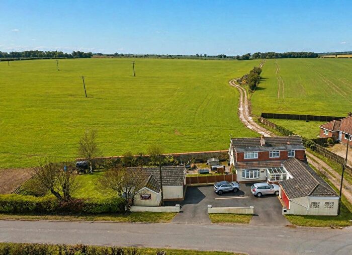 4 Bedroom Detached House For Sale In Low Road, Grayingham, DN21