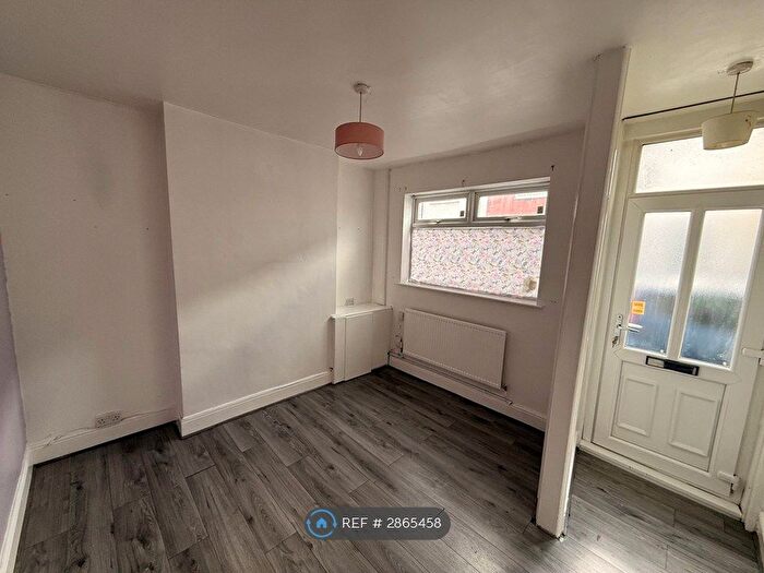 3 Bedroom Terraced House To Rent In Rutland St, Grimsby, DN32