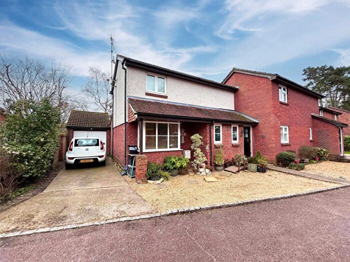 3 Bedroom Semi-Detached House To Rent In Diamond Way, Wokingham, Berkshire, RG41