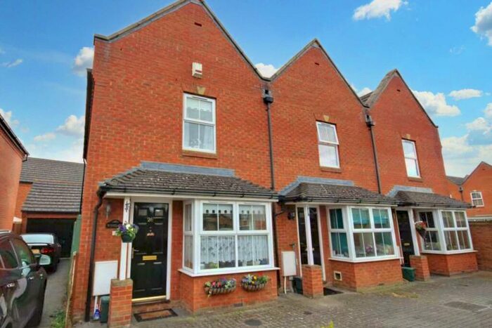 2 Bedroom End Of Terrace House To Rent In Millers Way, Fairford Leys, HP19