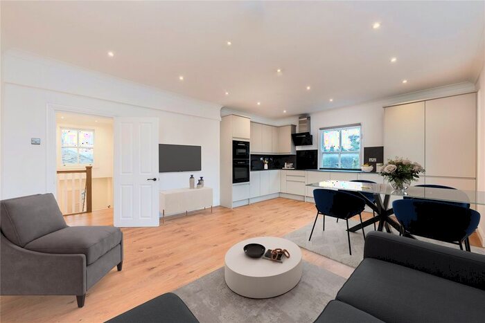 2 Bedroom Flat To Rent In North Pole Road, London, W10