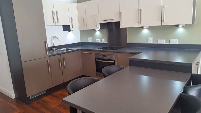 2 Bedroom Flat To Rent In New Village Avenue, London, E14