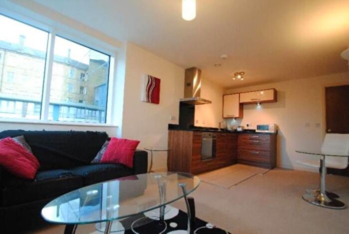 1 Bedroom Flat To Rent In The Gatehaus, Leeds Road, Bradford, West Yorkshire, BD1
