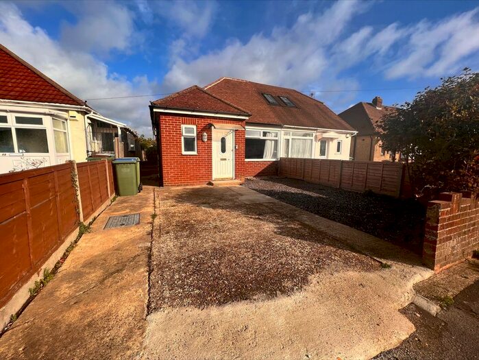 2 Bedroom Semi-Detached Bungalow To Rent In Denville Avenue, Fareham, PO16